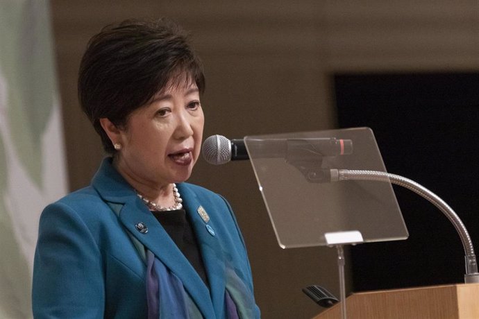 Yuriko Koike, gobernadora de Tokio, da un discurso durante la segunda Cumbre Urban 20 