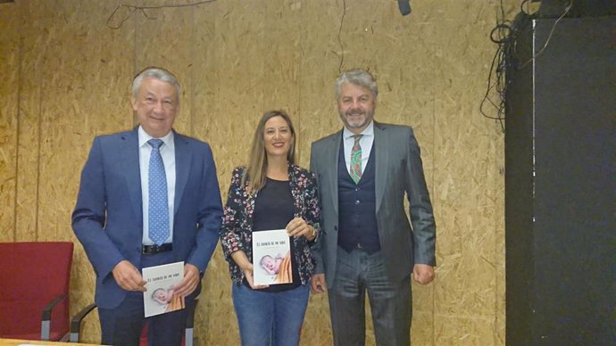 José Manuel Muriel presenta 'El cuento de mi vida', su primer libro de relatos sobre la historia de su familia