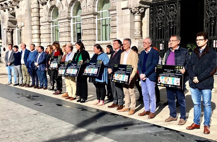 Minuto de silencio en Santander por las mujeres asesinadas en Barcelona y Alicante