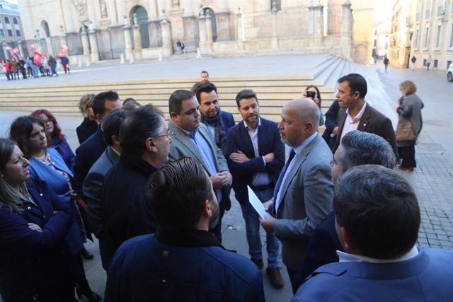 Alcaldes socialistas de Jaén con el consejero Javier Imbroda.
