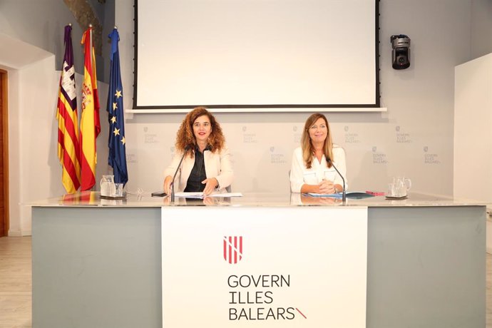 La portaveu del Govern, Pilar Costa, i la consellera de Salut, Patricia Gómez.