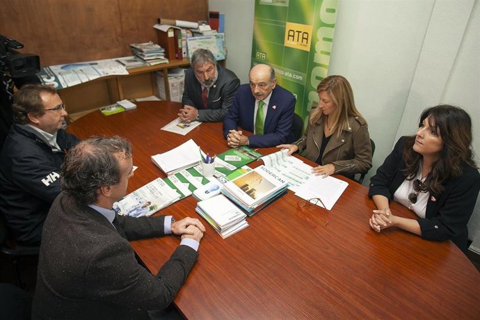 Mazón y Fernández se reúnen con ATA