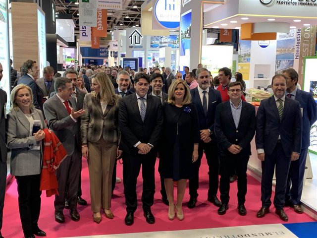 El consejero de Vivienda y Administración  Local de la Comunidad de Madrid, David Pérez, inaugura SIMA Otoño 2019