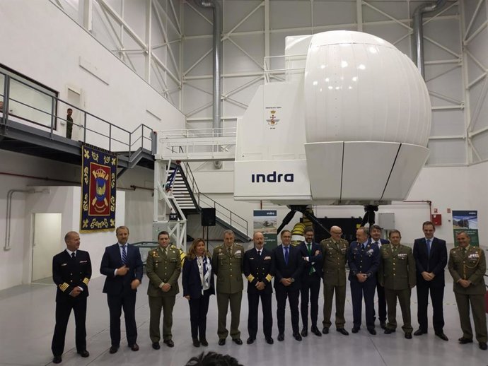 El Acuartelamiento 'Héroes del Revellín' de Agoncillo ha recibido el primer simulador de helicóptero NH-90 para las Fuerzas Armadas.