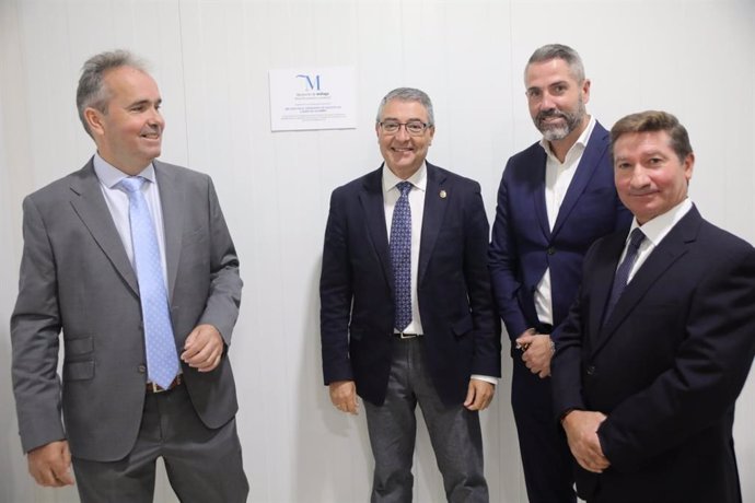 El presidente de la Diputación, Francisco Salado, en la visita a las nuevas instalaciones de Agamma que cuenta con el sello Sabor a Málaga