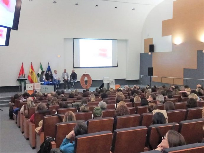 Curso de formación para el tratamiento de heridas en el San Cecilio
