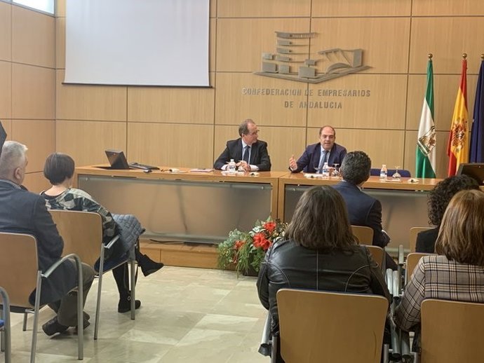 Jornada de ATA sobre trabas administrativas celebrada en la sede de la Confederación de Empresarios de Andalucía (CEA), en Sevilla.