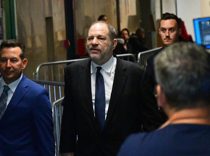 Varias mujeres increpan a Harvey Weinstein en un bar de Manhattan
