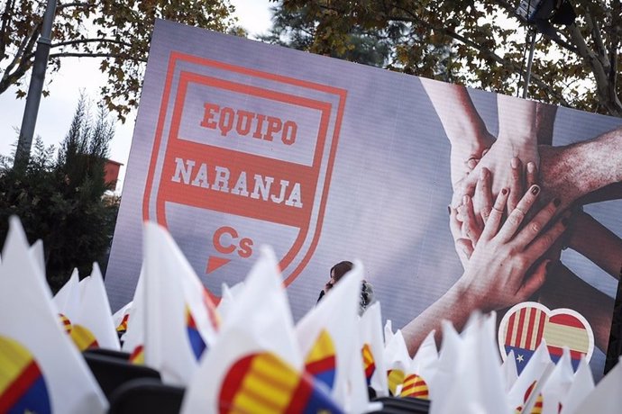 Cartel del Equipo Naranja de Ciudadanos