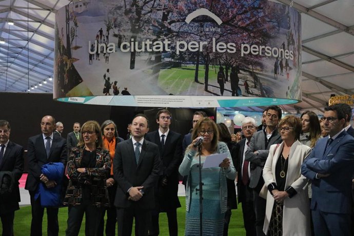 Marsol pronuncia el discurso de inauguración de la 41 Feria de Andorra la Vella acompañada de diversas autoridades del país, entre ellas el jefe de Gobierno.