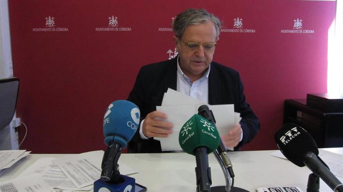 Salvador Fuentes en rueda de prensa.