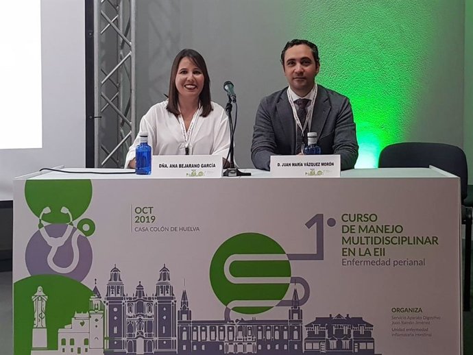 Profesionales del Hospital Juan Ramón Jiménez ofrecen un curso sobre la actualización en enfermedad inflamatoria intestinal.