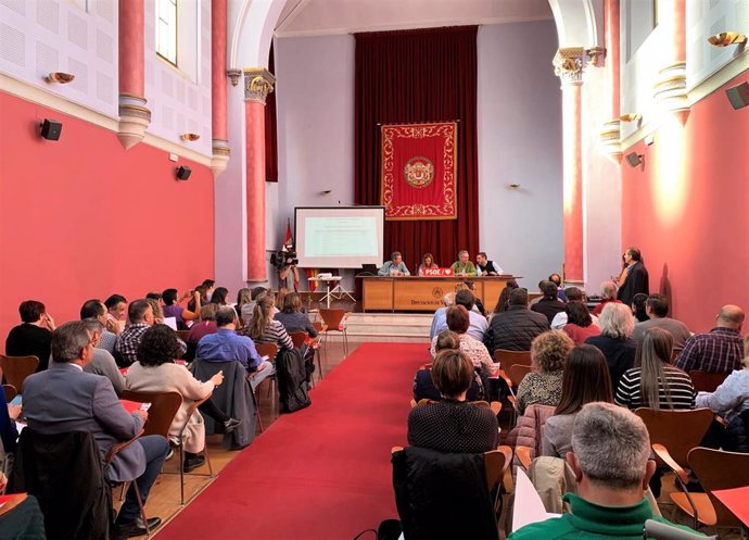 La vicesecretaria general del PSOECyL preside la jornada de formación sobre la elaboración de presupuestos municipales dirigida a alcaldes y ediles de la provincia de Valladolid.