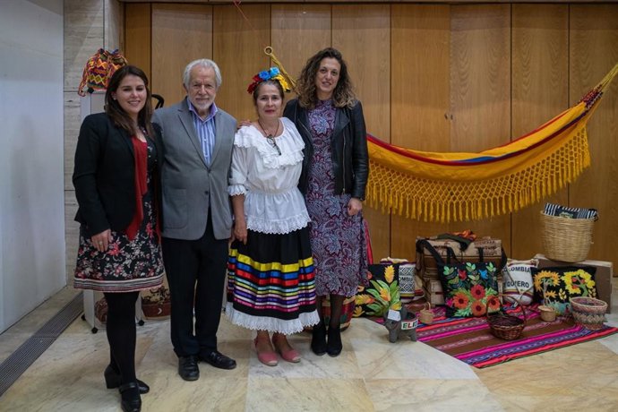 Exposición Iberoamericana de Artesanía en el Otoño Cultural Iberoamericano de Huelva