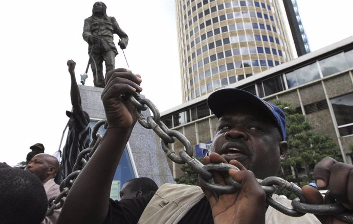 Estatua de Dedan Kimathi, líder del levantamiento mau-mau contra el colonialismo británico en Kenia
