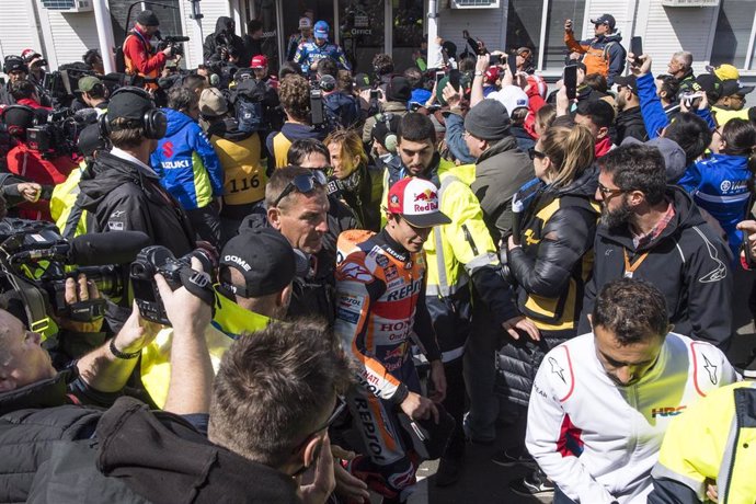 El piloto español de MotoGP Marc Márquez (Repsol Honda) acudiendo a la llamada de Dirección de Carrera