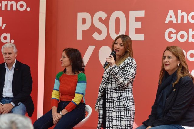 Verónica Pérez en acto sectorial del PSOE sobre educación celebrado en Sevilla