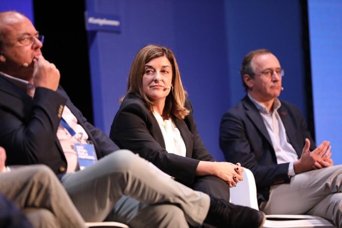 La presidenta del PP de Cantabria, María José Sáenz de Buruaga, en la 24 Unión Interparlamentaria Popular en Alicante