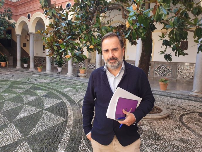 PSOE alerta de "retraso en la designación" de consejeros escolares en Granada.