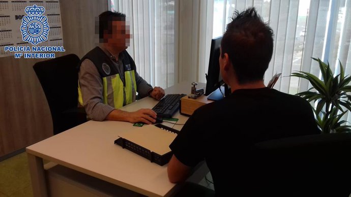 La Policía Nacioal practica diligencias penales y  remite informe a la Comisión Estatal contra la Violencia en elDeporte a los tres autores por los hechos acaecidos hacia la árbitra en el partido entre elCD Berceo y CD Arnedo