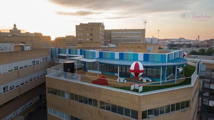 La azotea azul del Hospital Virgen del Rocío de Sevilla