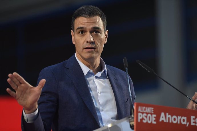 El presidente del Gobierno en funciones, Pedro Sánchez, interviene en un acto del PSOE en Alicante, el 25 de octubre de 2019
