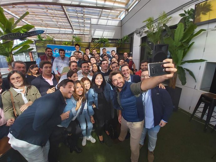 El portavoz del Grupo Popular en el Ayuntamiento de Sevilla, Beltrán Pérez, este sábado en un acto de NNGG