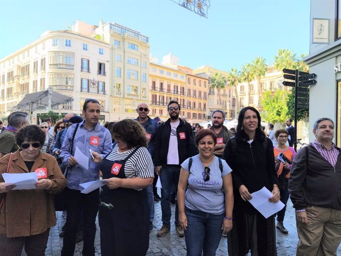 Los candidatos de Unidas Podemos acuden a la marcha convocada por diferentes plataformas y colectivos sociales bajo el lema 'Caminando'.