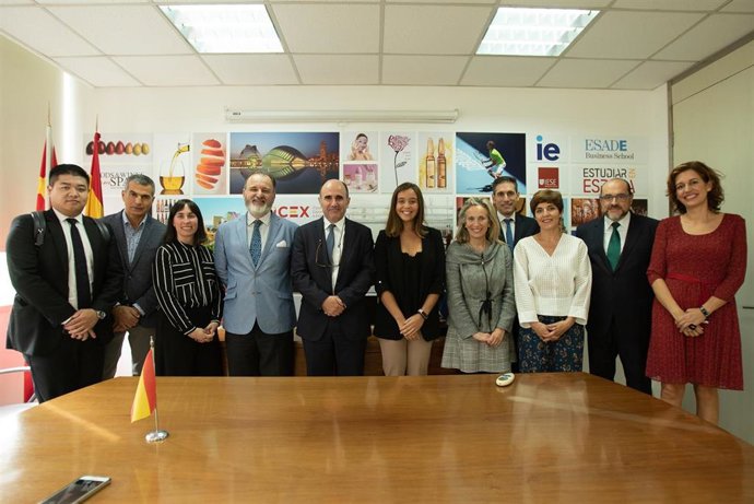 La delegación navarra, en la oficina económica y comercial de España en Shanghai