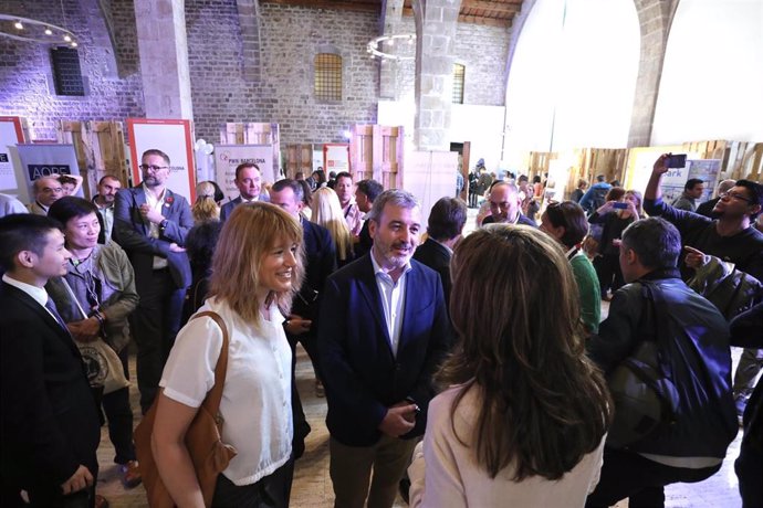 Jaume Collboni y Laia Bonet visitan el Barcelona International Community Day (BICB)