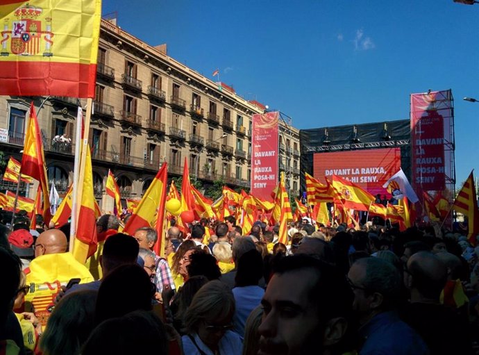 Manifestació de SCC a Barcelona per la unitat d'Espanya el 8 d'octubre de 2017.