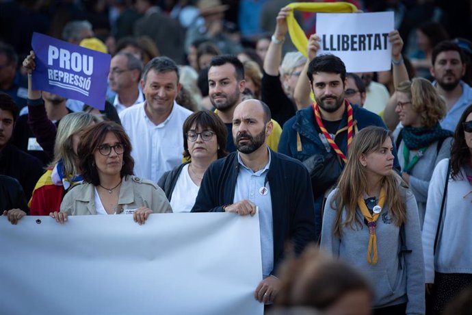 El vicepresidente de mnium Cultural, Marcel Mauri, en la manifestación independentista en Barcelona en rechazo a la sentencia del 1-O y para pedir la libertad de los presos