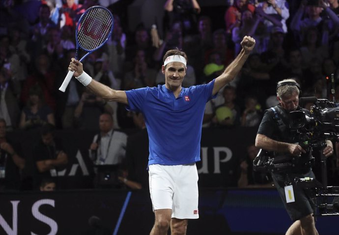 Tenis.- Federer se cita con De Miñaur por el décimo título en Basilea