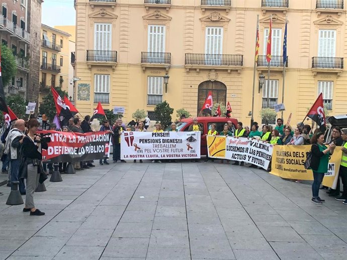 MANIFESTACIÓN EN LA PLAZA MANISES