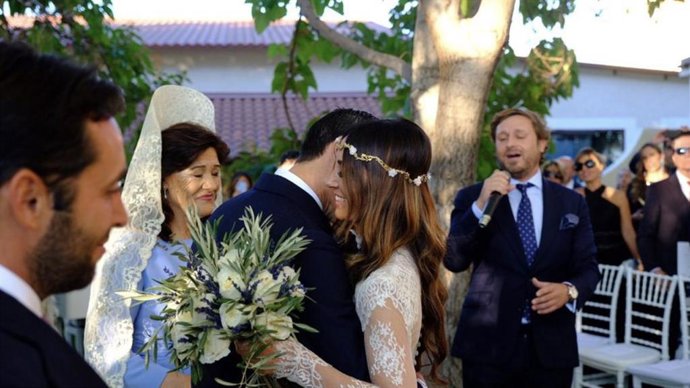 Paco Ureña se da el 'sí, quiero' con Elena González