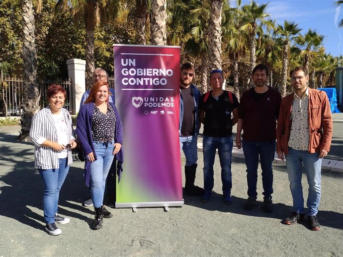 Dirigentes de Podemos y de IU en rueda de prensa en Málaga con Rafael Mayoral y Toni Valero.