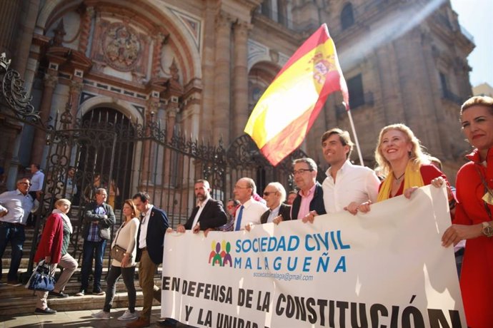 Pablo Montesinos (PP) en la manifestación de Sociedad Civil Malagueña con otros dirigentes políticos