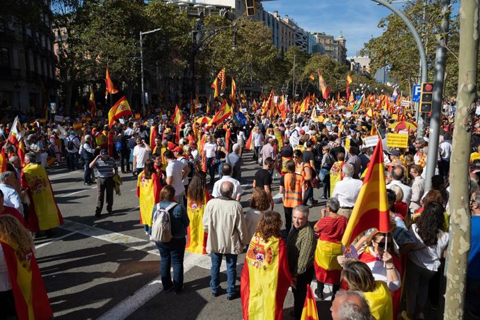 Participants a la manifestació de Societat Civil Catalana sota el lema 'Per la concrdia, per Catalunya: Prou!', a Barcelona (Catalunya/Espanya) a 27 d'octubre de 2019.