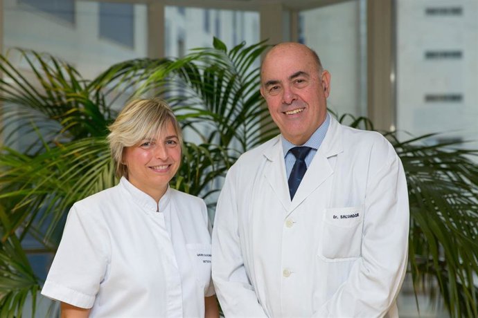 La dietista Laura Olazarán y  Javier Salvador, especialistas del Departamento de Endocrinología y Nutrición de la Clínica Universidad de Navarra