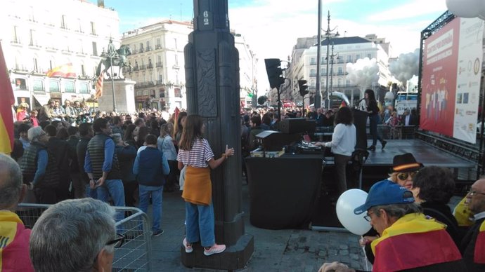 Concentración en la Puerta del Sol en apoyo a Cataluña