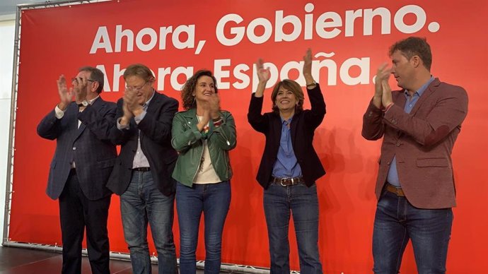 Dolores Delgado y Ximo Puig en un acto en Torrent