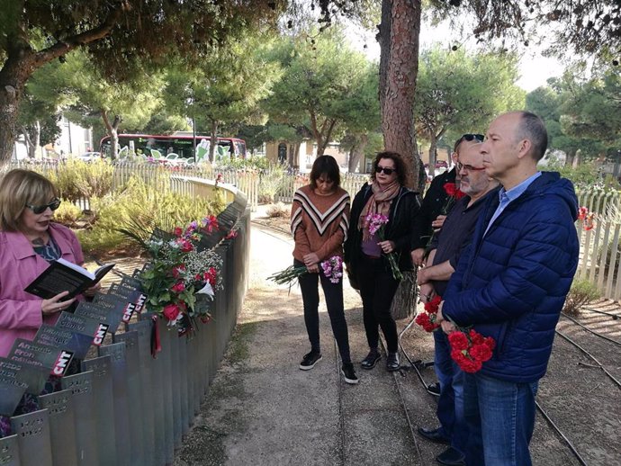 Más País-CHA-Equo homenajean a las víctimas del franquismo en el Cementerio de Torrero.