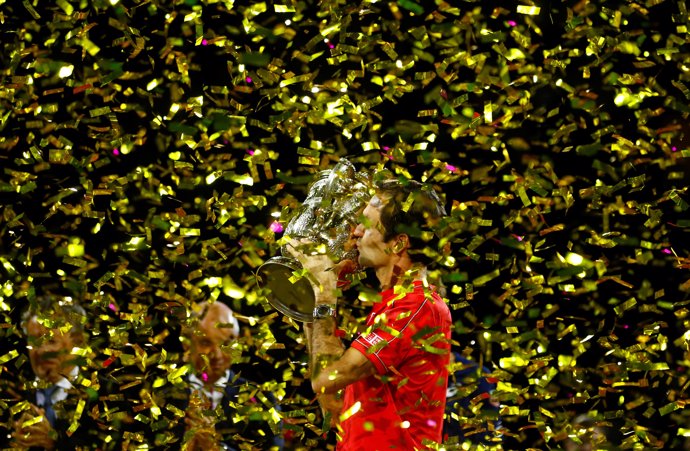 El tenista suizo Roger Federer conquista su décimo título del torneo de Basilea