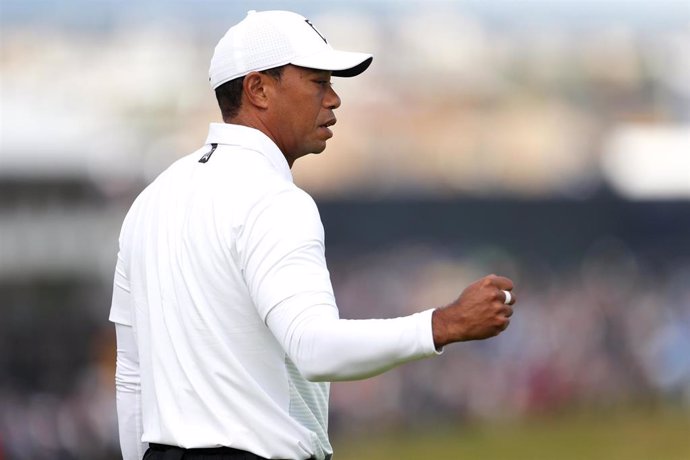 Tiger Woods celebra un golpe durante el British 2019