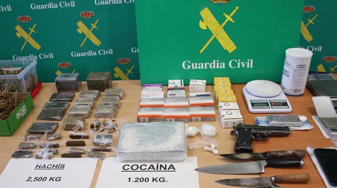 Droga, dinero y otros objetos incautados por la Guardia Civil en la 'Operación Nemea' en abril de 2018 en Mallorca.