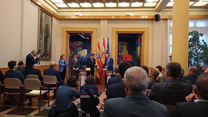 Los gobiernos de España y Aragón firman un protocolo para el FITE de 60 millones