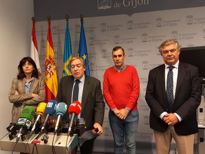 Representantes de PP, Ciudadanos, Foro y Vox en el Ayuntamiento de Gijón, en rueda de prensa
