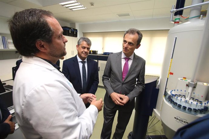 El ministro de Ciencia, Innovación y Universidades en funciones, Pedro Duque, visita la UAL