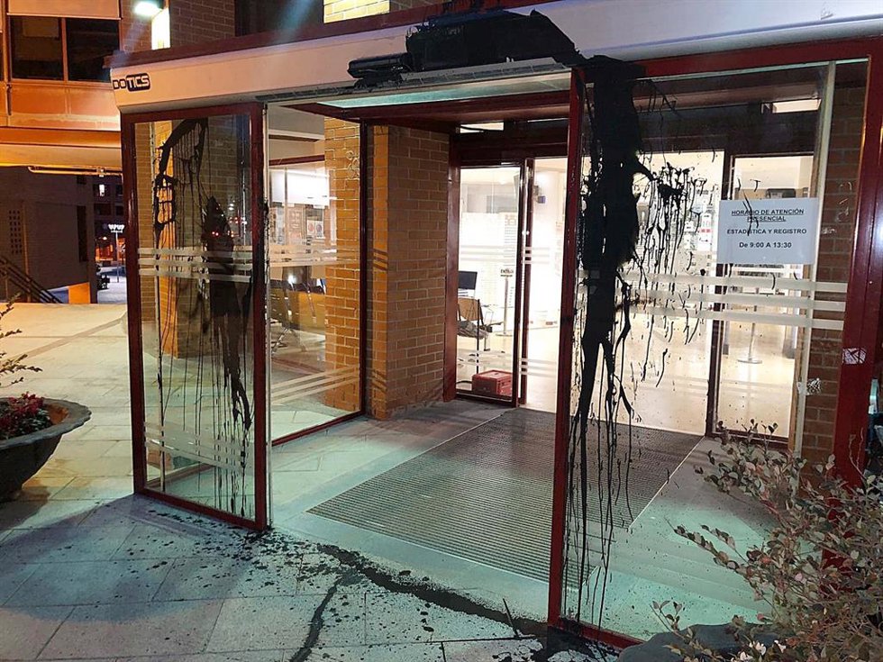 Puerta principal del Ayuntamiento de Coslada