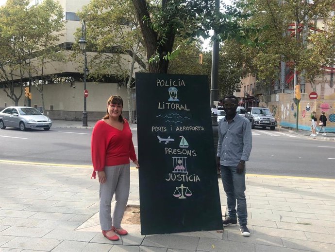 El candidato de MÉS-Esquerra al Congreso de los Diputados, y Guillem Balboa y la militante Bel Busquets.